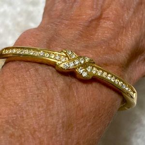 ☘️VTG Signed ROMAN Brand Clear Rhinestone Gold Tone Bangle Bracelet